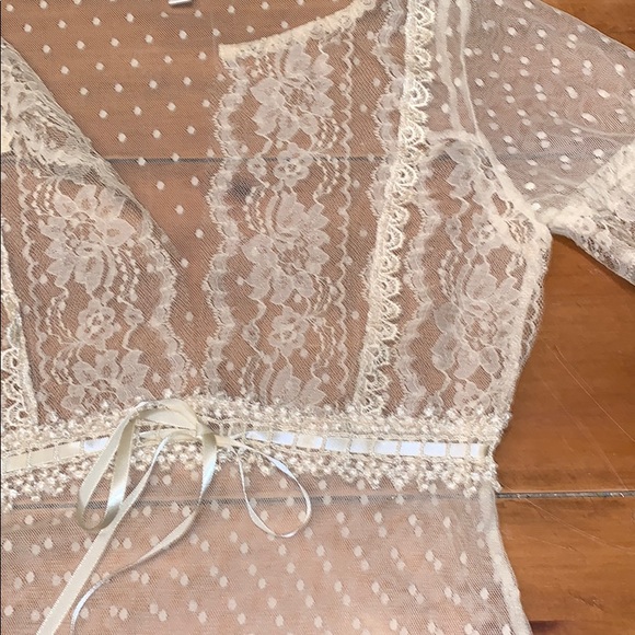 Anna Paul lace overlay top in ivory. - Picture 7 of 7
